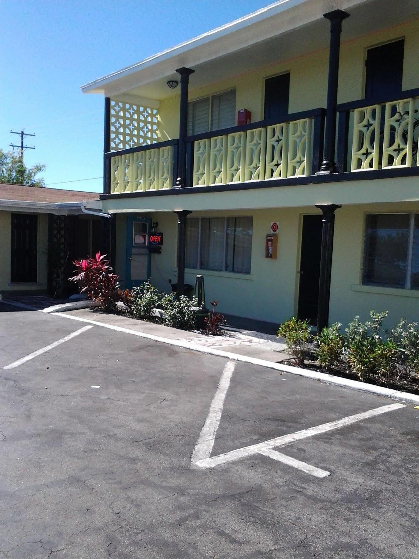 Hotel Martinique Lake Worth Beach Exterior foto