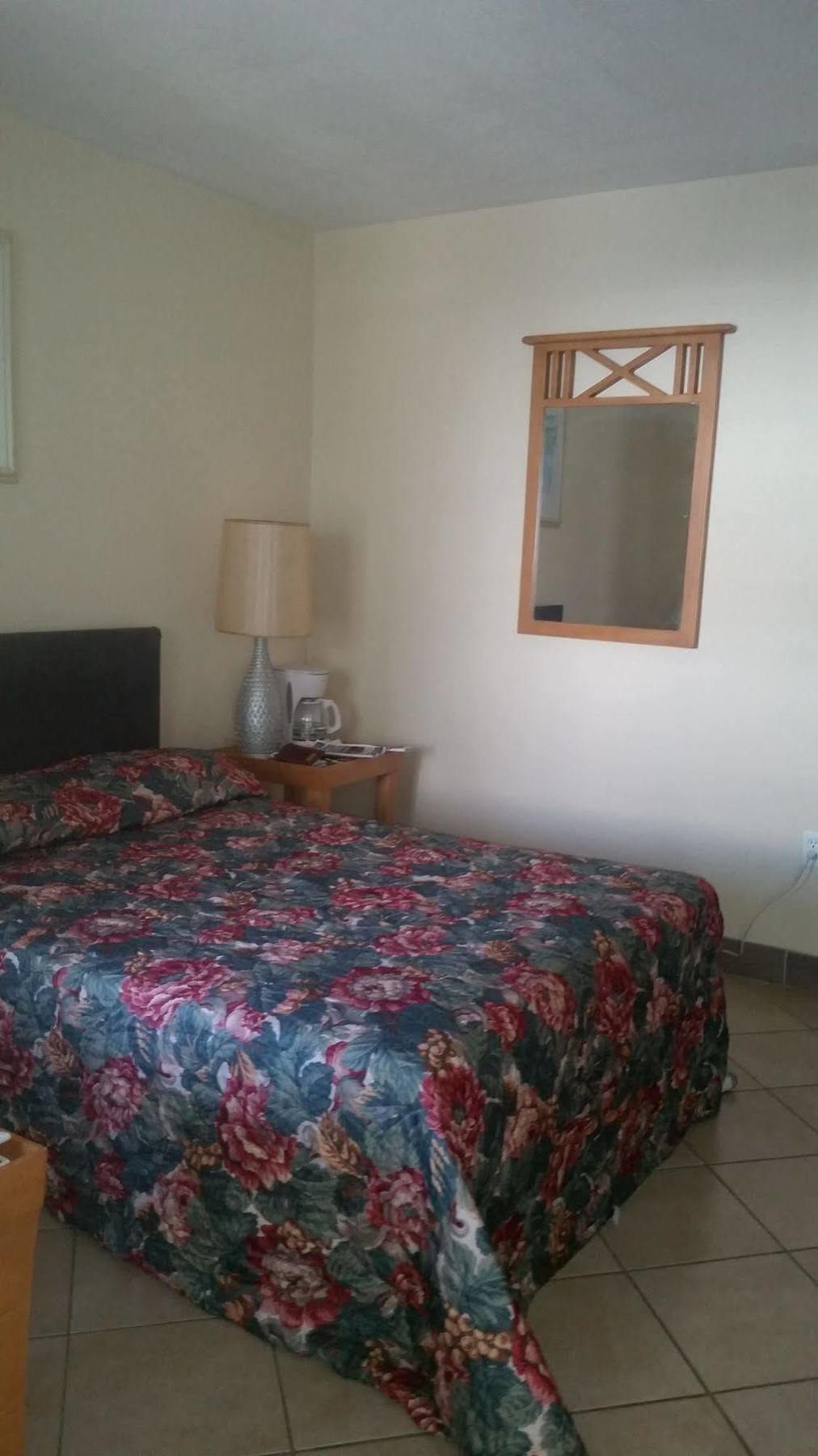 Hotel Martinique Lake Worth Beach Exterior foto